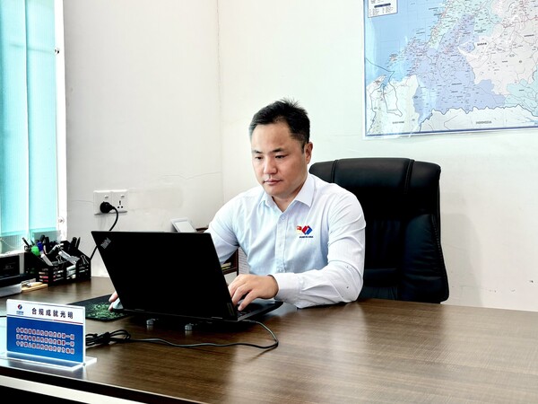 杨晓工作照.jpg